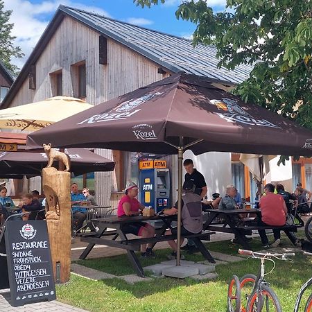 Penzion A Restaurace U Sousedu Strazny Ngoại thất bức ảnh