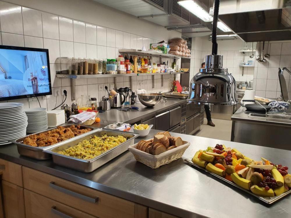 Penzion A Restaurace U Sousedu Strazny Ngoại thất bức ảnh