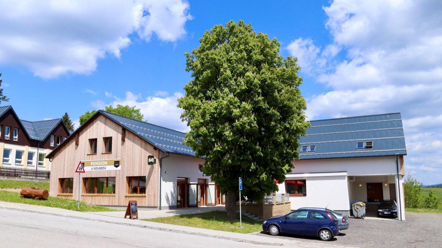 Penzion A Restaurace U Sousedu Strazny Ngoại thất bức ảnh