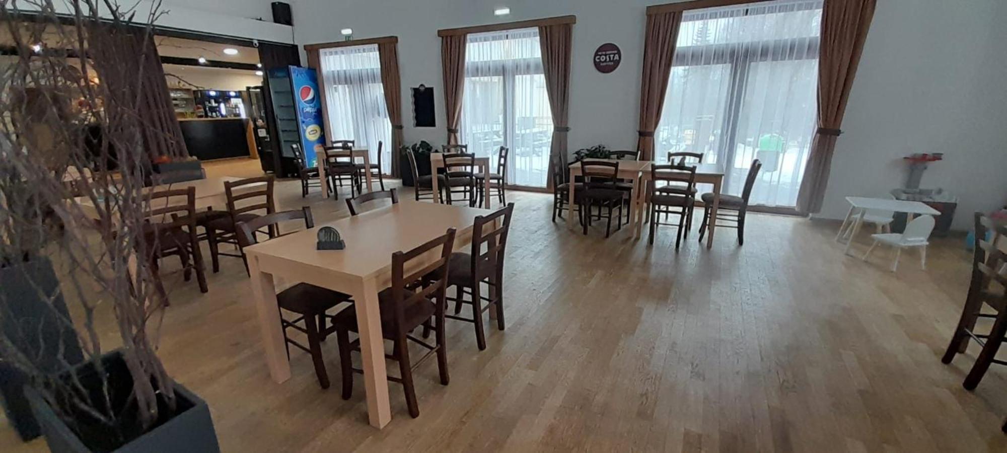 Penzion A Restaurace U Sousedu Strazny Ngoại thất bức ảnh
